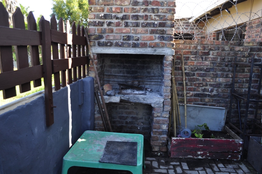 6 Bedroom Property for Sale in Wavecrest Eastern Cape